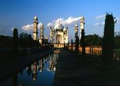 Bibi_Ka_Maqbara_-_Aurangabad2001_Medium_ by Rob_The_Pom