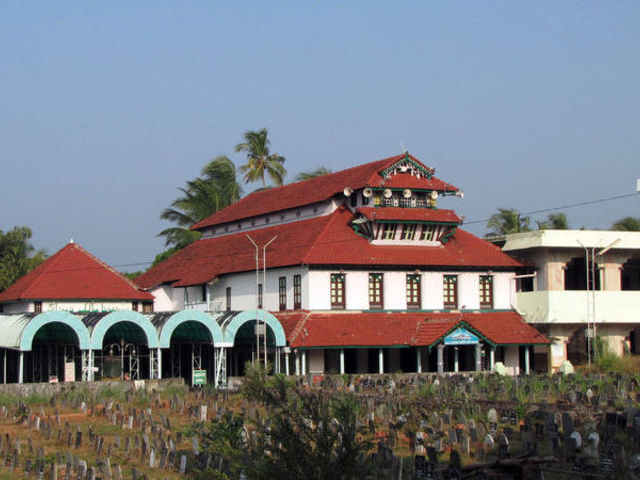 Malik Deenar: Malik Deenar mosque in Kasaragod Malik Deenar: Malik Deenar mosque in Kasaragod