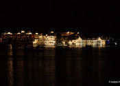 Udaipur at Night by Calcuttan.  Tags: Rajasthan, Udaipur, Lake Pichola.