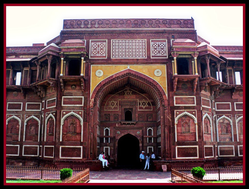 Entrance To Jehangir Mahal Entrance To Jehangir Mahal
