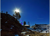 Sun and Snow - auli by Prashant Menon.  Tags: Uttarakhand, Auli, sun.