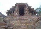 sun temple by on_the_go.  Tags: temple, sun.