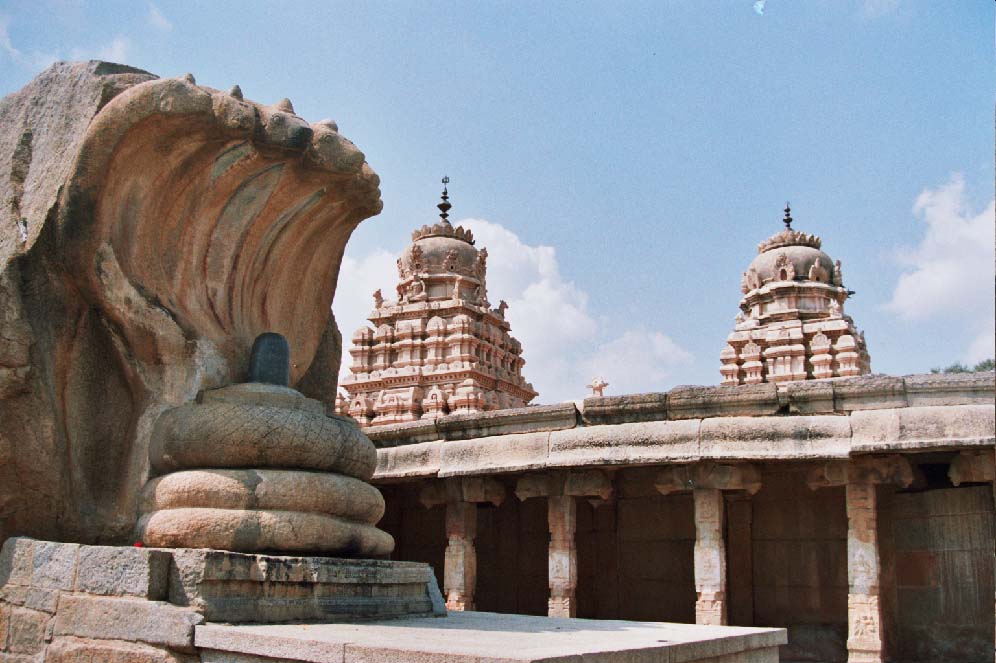 Ancient Lepakshi Temple. Courtesy: IndiaMike.com