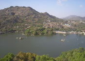 Mount Abu by kayozz.  Tags: Mount Abu, Rajasthan, Landscapes.