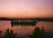 The Lake Palace at dusk by Rob_The_Pom.  Tags: palace, Lakes, dusk.