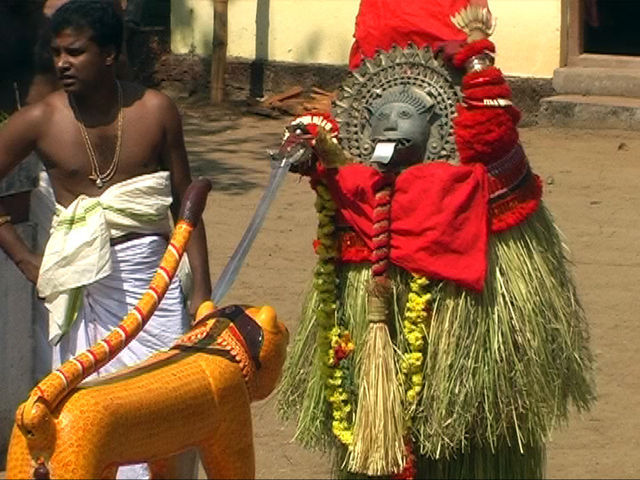 Theyyam: Vishnumoorthy: Culmination of Vishnumoorthy Theyyam: Vishnumoorthy: Culmination of Vishnumoorthy