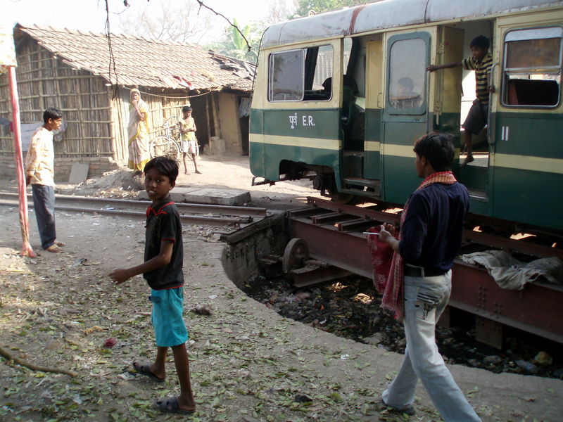 Bardhaman Katwa, train on the turntable India Travel Forum