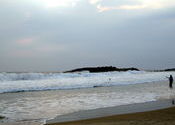 Bathing at Kovalam,Thiruvananthapuram. by soumen369.  Tags: Kovalam, Thiruvananthapuram, Kerala.