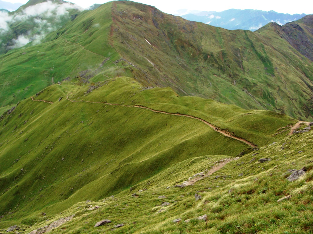 10 Scenic Places Ideal For Trekking Near Delhi