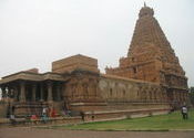 Brihadeeshwara - Thanjavur by WeaKnee.  Tags: Tamil Nadu, Thanjavur.