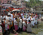 vrindavan-mathura-advice-needed-group-at-mathura-yamuna.gif