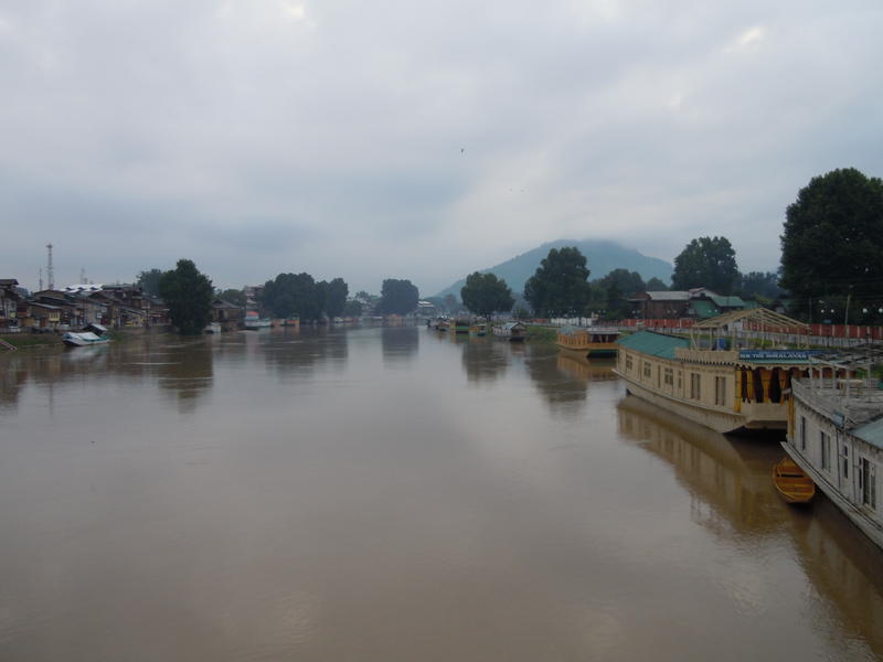 Kashmir Train ride May 29 2010 064.jpg