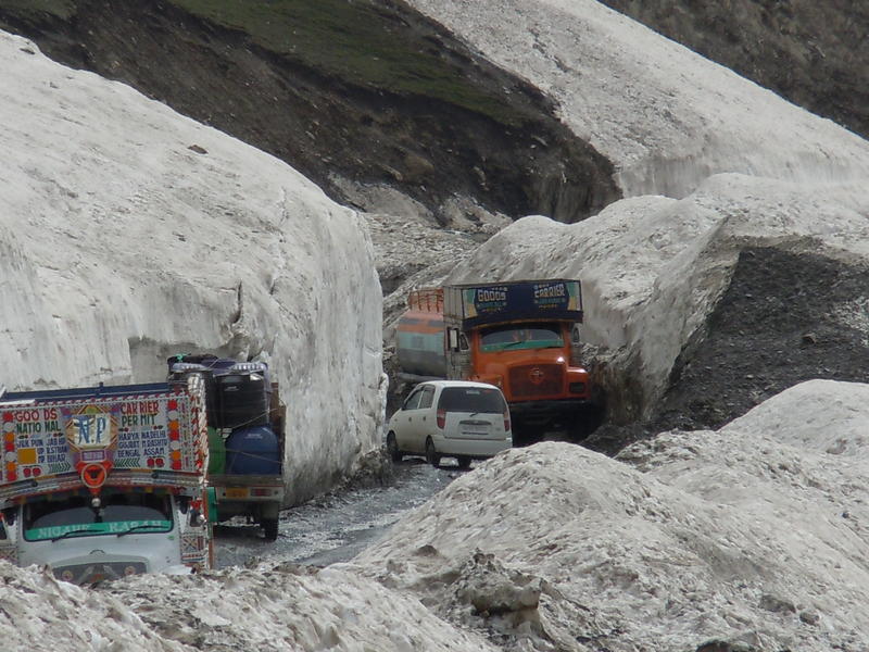 Kashmir Train ride May 29 2010 156.jpg