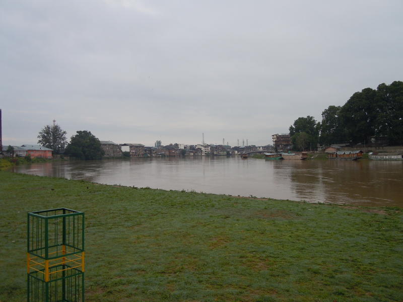 Kashmir Train ride May 29 2010 062.jpg