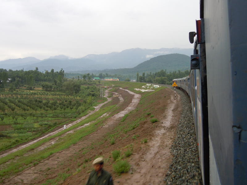 Kashmir Train ride May 29 2010 037.jpg