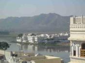 how-low-is-the-lake-in-udaipur-pb230308.jpg