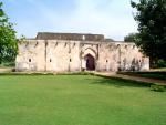 hampi-everything-you-want-to-know-q-s-bath.jpg