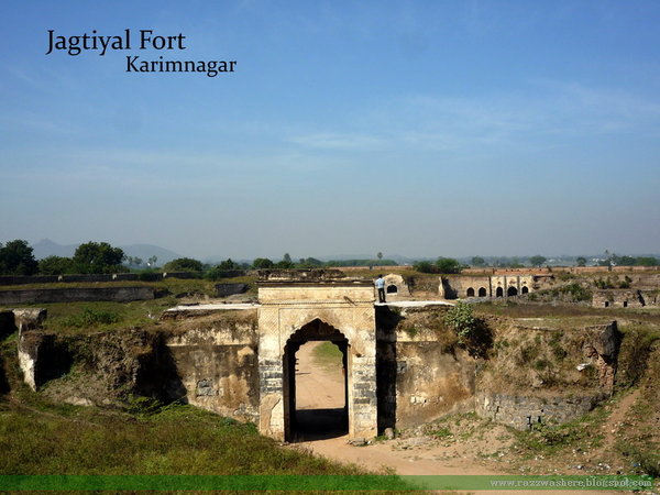 Jagtiyal Fort (2).jpg