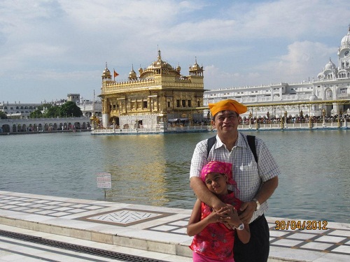 golden temple amritsar.jpg