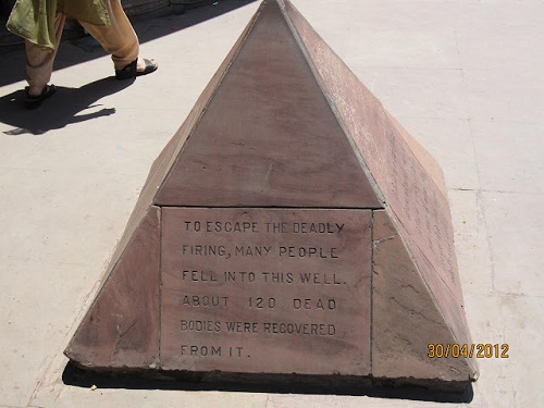 golden temple amritsar-jallianwalla bagh martysr well2.JPG