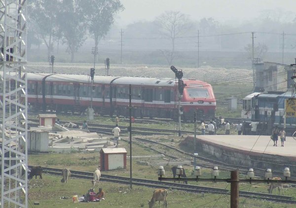 Unknown train.jpg