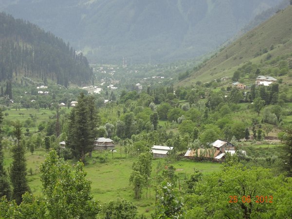 VILLAGE NEAR CHANDANWARI.jpg