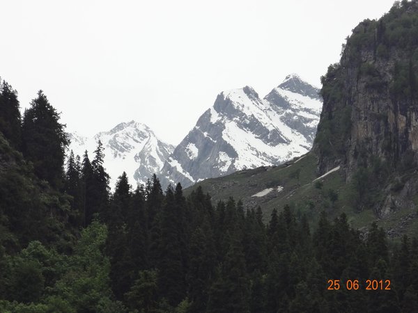 WAY TO CHANDANWARI.jpg