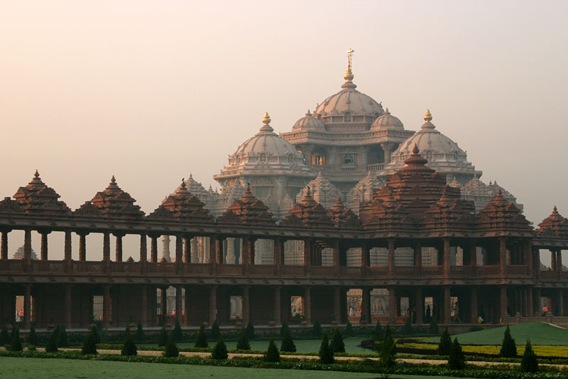 http://www.indiamike.com/india/attachments/3461d1132088588-akshardham-temple-monument-to-world-peace-temple3.jpg