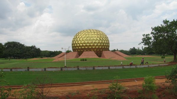 Auroville_Matri_Mandir.jpg