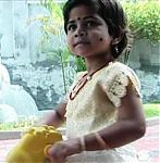 Help this little girl to find her parents....-pooja01.jpg