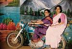how-indians-pose-for-pictures-untitled3.jpg
