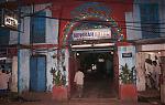 staying-in-howrah-kolk-19-bis-red.jpg