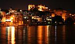 lake-pichola-udaipur-pichola-lake-udaipur-red.jpg