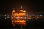 hotel-in-amritsar-golden-temple-at-night-red.jpg