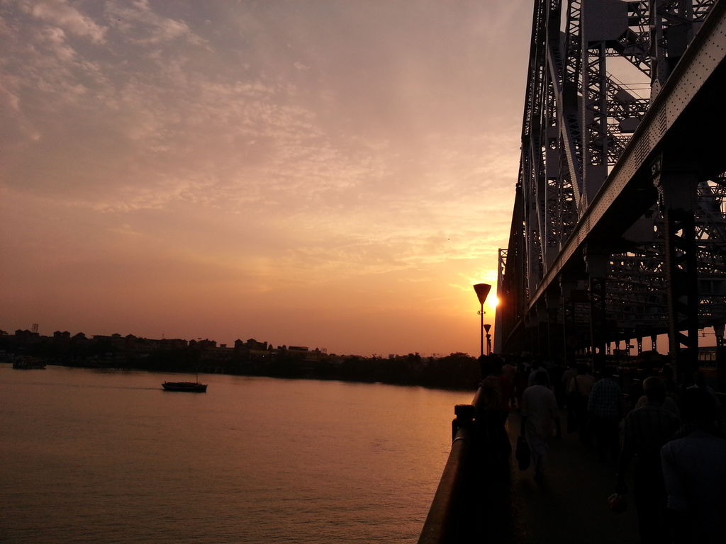 First time seeing Howrah Bridge, Kolkata, India : r/pics, image size:1024x768
