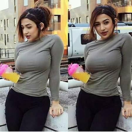 call girls in delhi Escorts Services 8447777795 provide Robin (18)