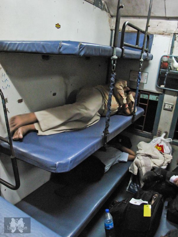 3-tier-sleeper--kolkata-to-bhubabeswar.jpg