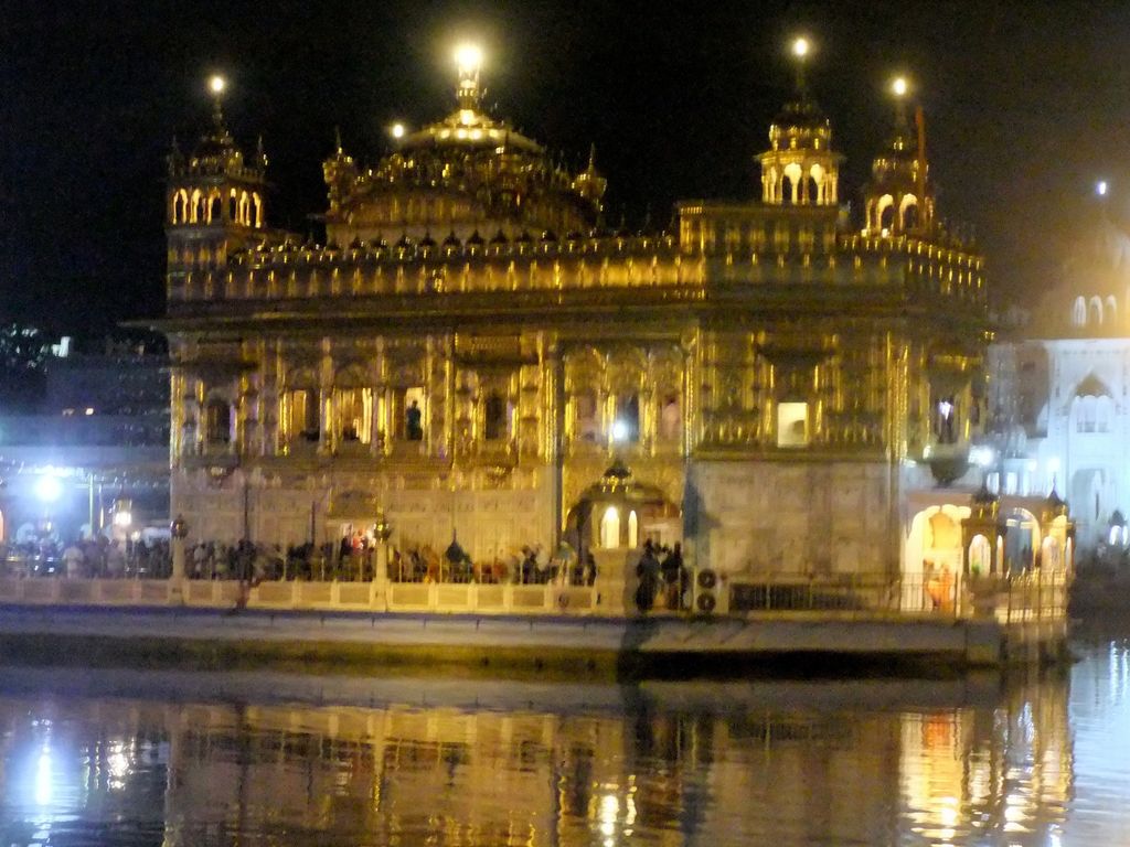 India Travel | Pictures: Amritsar golden temple night